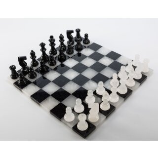 Schachspiel aus Alabaster, grau/weiß